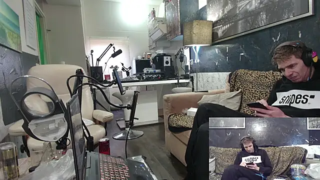 Doggyray44 online show from February 2025 02:37:01 PM