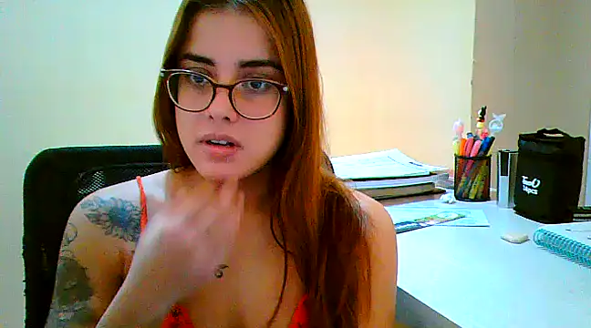 Snapshot of maliamiller chatting on March 2025 10:32:01 AM maliamiller online show from March 2025 10:32:01 AM