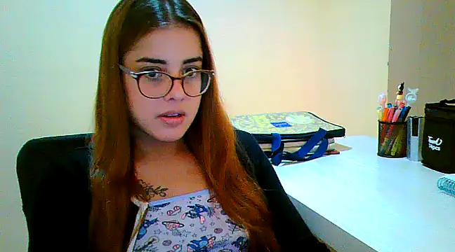 Snapshot of maliamiller chatting on March 2025 10:17:02 AM maliamiller online show from March 2025 10:17:02 AM