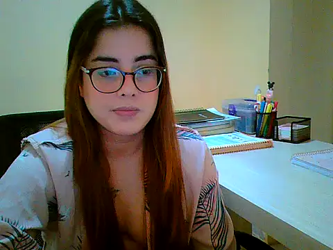 Snapshot of maliamiller chatting on September 2025 12:32:01 AM maliamiller online show from September 2025 12:32:01 AM