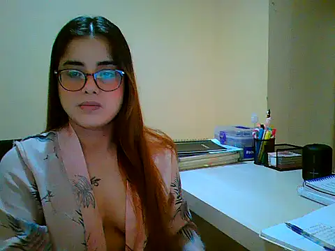 Snapshot of maliamiller chatting on September 2025 04:14:02 AM maliamiller online show from September 2025 04:14:02 AM