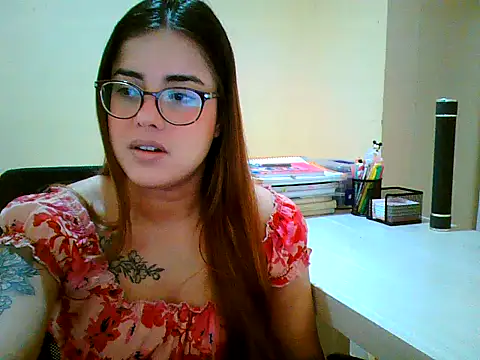 Snapshot of maliamiller chatting on September 2025 12:08:02 PM maliamiller online show from September 2025 12:08:02 PM