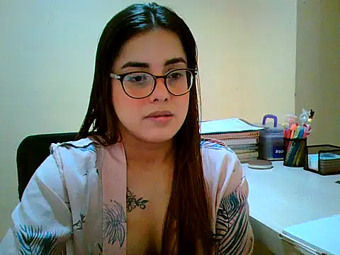 Snapshot of maliamiller chatting on October 2025 11:54:01 AM maliamiller online show from October 2025 11:54:01 AM