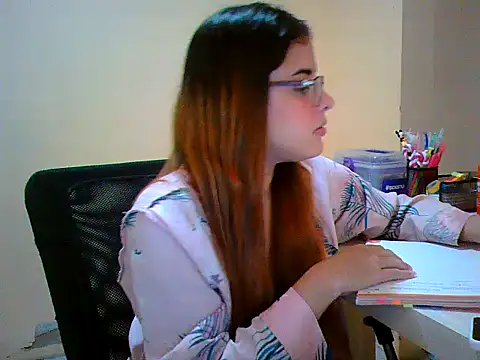 Snapshot of maliamiller chatting on October 2025 02:03:02 AM maliamiller online show from October 2025 02:03:02 AM