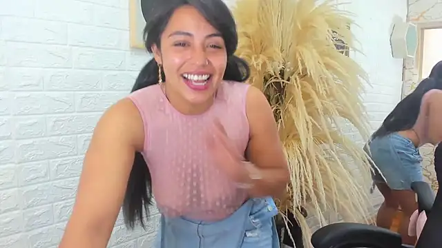 Aisha 09 online show from January 2025 06:45:02 PM