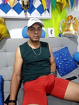 latinmartin73 online show from October 2025 02:20:01 AM