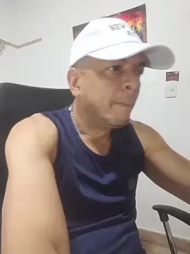 latinmartin73 online show from November 2025 08:02:02 PM