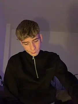 Snapshot of MiguelRausch chatting on February 2025 05:50:01 PM MiguelRausch online show from February 2025 05:50:01 PM