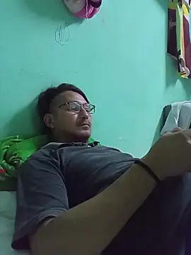 Andresguz35 online show from November 2025 04:10:02 AM