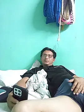 Andresguz35 online show from February 2026 06:06:02 AM