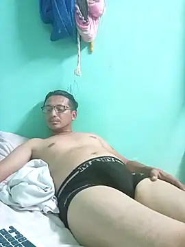 Snapshot of Andresguz35 chatting on March 2026 04:40:01 AM Andresguz35 online show from March 2026 04:40:01 AM