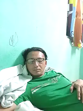 Snapshot of Andresguz35 chatting on March 2026 06:39:02 AM Andresguz35 online show from March 2026 06:39:02 AM