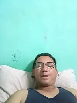 Andresguz35 online show from June 2026 04:14:02 AM