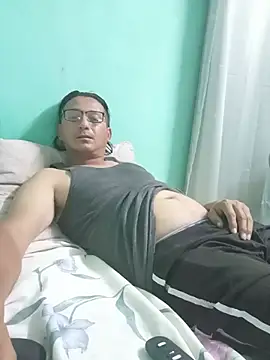 Andresguz35 online show from July 2026 03:48:02 AM