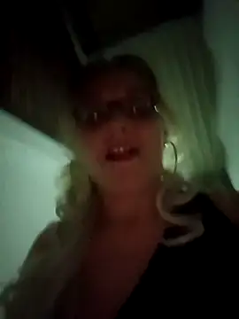 Fenix 528 online show from November 2025 02:42:02 AM