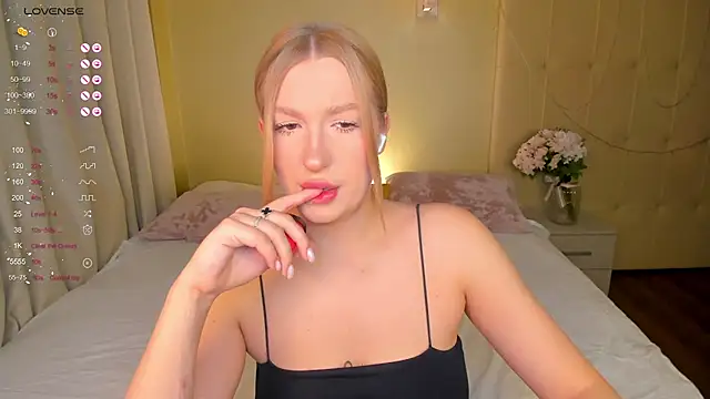 Emma  Leee online show from March 2025 12:59:02 AM