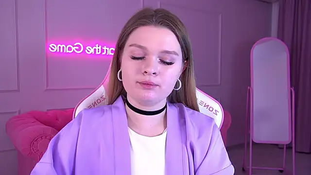 CrystalLyons online show from January 2025 03:40:01 PM