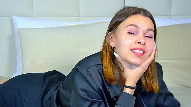 PollyLanders online show from February 2025 09:34:02 PM