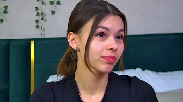 PollyLanders online show from February 2025 06:50:02 AM