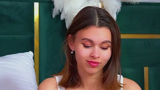 PollyLanders online show from September 2025 06:29:02 AM