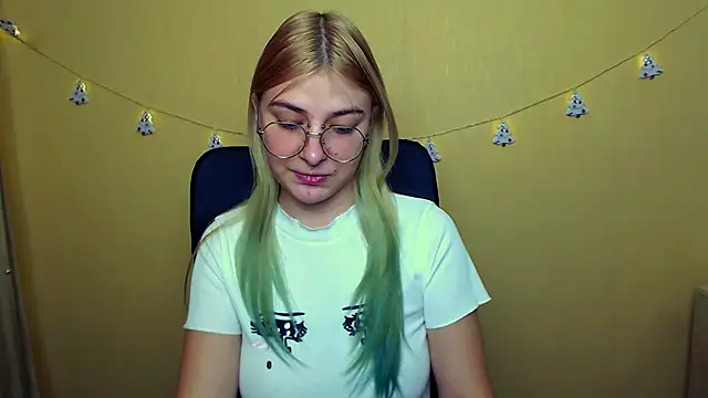 Luna Lush  online show from December 2024 12:13:01 PM