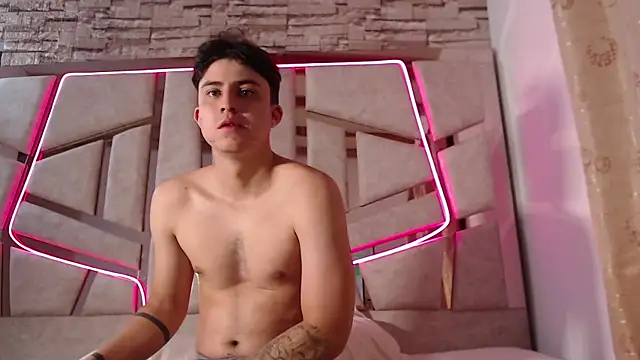 mia and austin online show from February 2025 02:22:02 AM