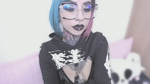 NikkiRamone online show from September 2025 11:43:01 PM