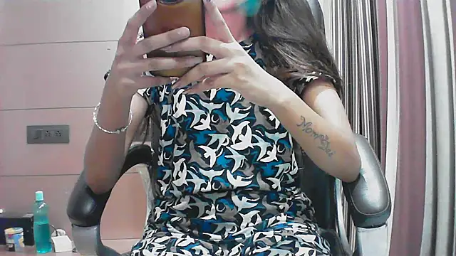 collage hoty online show from September 2025 04:52:02 PM