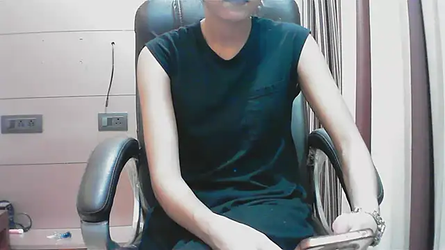 collage hoty online show from September 2025 04:53:02 PM