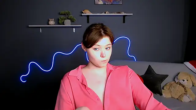 nikole kitt online show from February 2025 02:17:02 AM