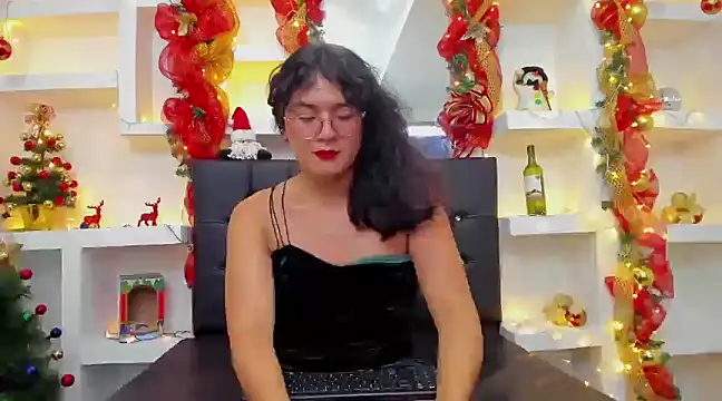 Elith Berry69 online show from December 2024 09:24:02 PM