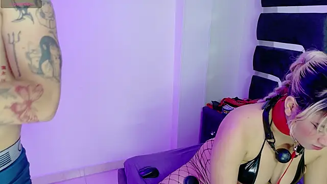 AliceandMax online show from November 2025 03:11:01 PM