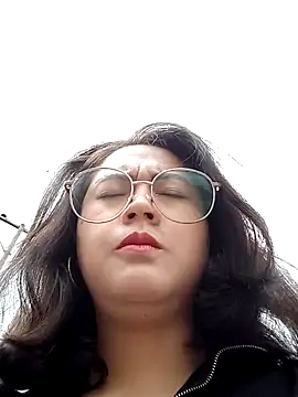 lara moon25 online show from December 2024 04:15:01 PM