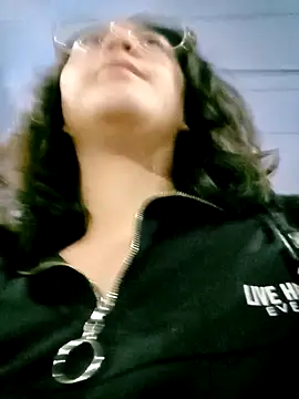 lara moon25 online show from December 2024 11:18:02 PM