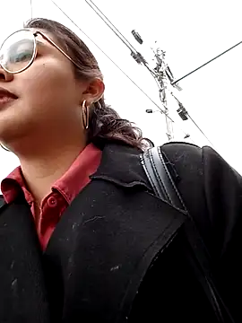 lara moon25 online show from March 2025 07:17:01 PM