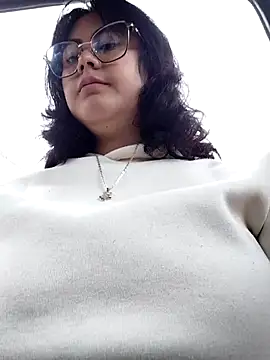 lara moon25 online show from November 2025 06:51:01 PM