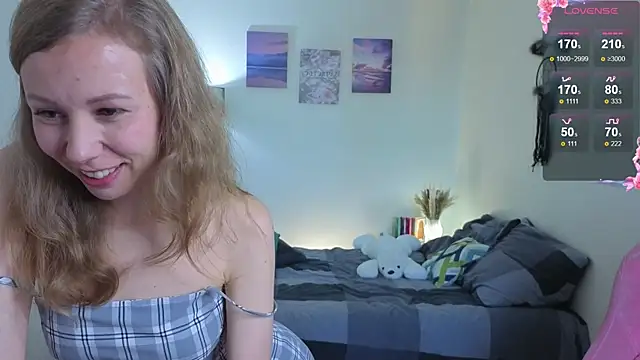 Lill Mary online show from September 2025 01:32:02 AM