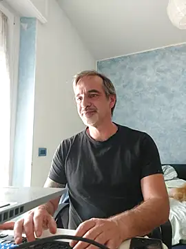 Snapshot of Marcolino183 chatting on June 2026 12:29:01 PM Marcolino183 online show from June 2026 12:29:01 PM