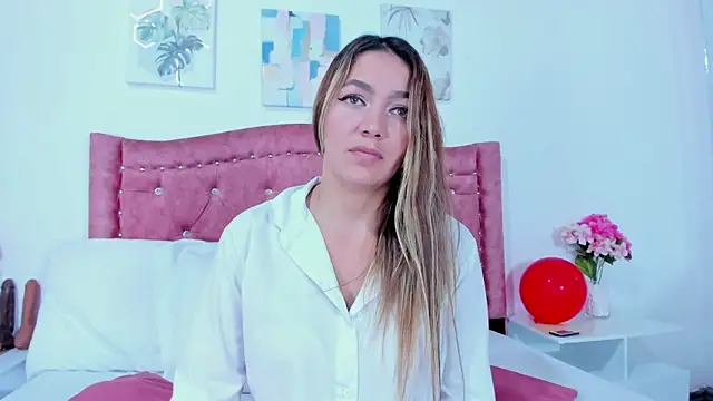 Mia Malkovaa  online show from January 2025 04:10:01 PM