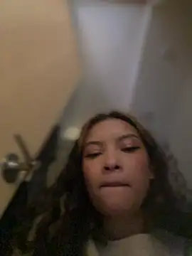 baby lizy online show from January 2026 09:31:01 PM