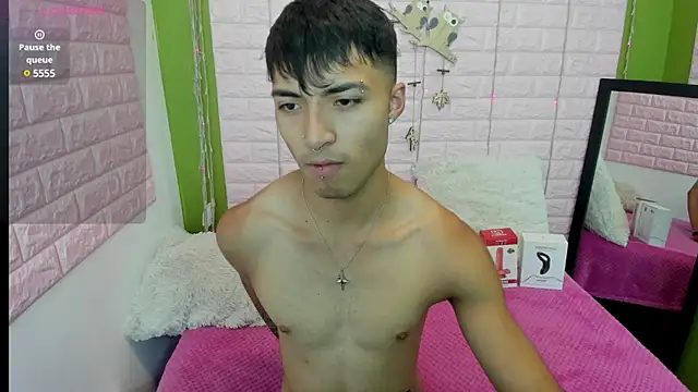 Snapshot of dylan_fun18 chatting on December 2024 06:04:02 PM dylan fun18 online show from December 2024 06:04:02 PM