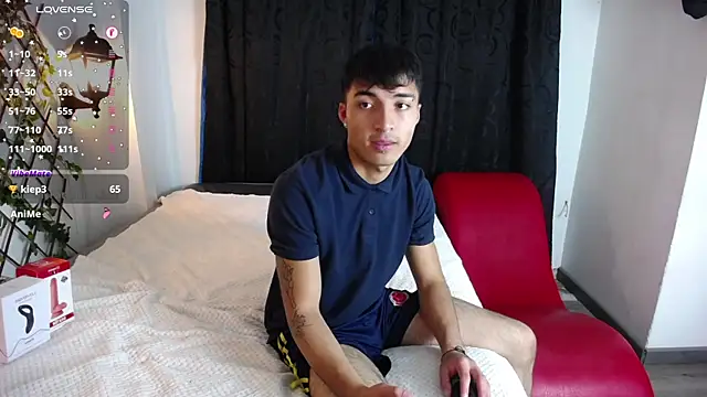 Snapshot of dylan_fun18 chatting on December 2024 05:43:01 PM dylan fun18 online show from December 2024 05:43:01 PM