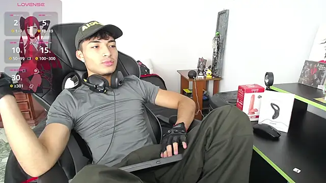 Snapshot of dylan_fun18 chatting on February 2025 03:05:02 PM dylan fun18 online show from February 2025 03:05:02 PM