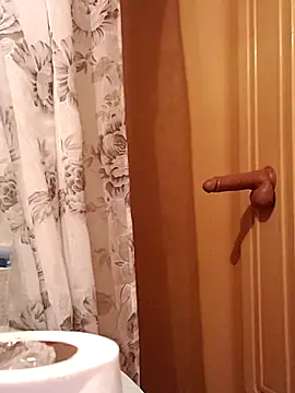 LargeDominoes online show from March 2026 06:17:02 AM