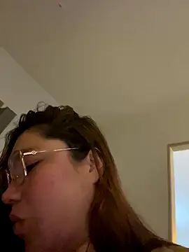 WhiteWomen online show from November 2025 05:31:02 AM