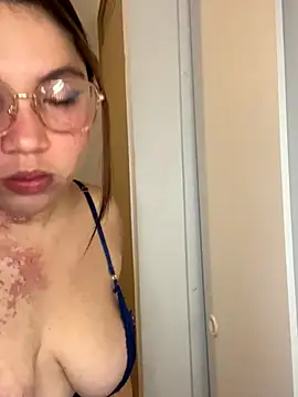 WhiteWomen online show from November 2025 12:08:02 AM