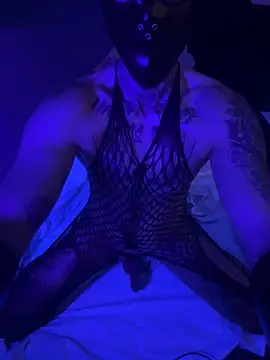 Snapshot of LuggiJack chatting on November 2025 04:43:02 AM LuggiJack online show from November 2025 04:43:02 AM