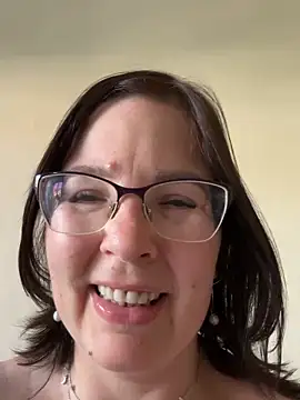 Snapshot of B_Bonya_m chatting on February 2026 03:49:02 AM B Bonya m online show from February 2026 03:49:02 AM