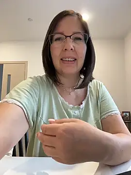 Snapshot of B_Bonya_m chatting on February 2026 04:11:01 AM B Bonya m online show from February 2026 04:11:01 AM