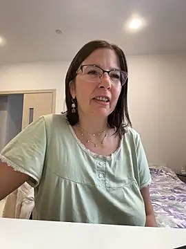 Snapshot of B_Bonya_m chatting on February 2026 04:24:02 AM B Bonya m online show from February 2026 04:24:02 AM